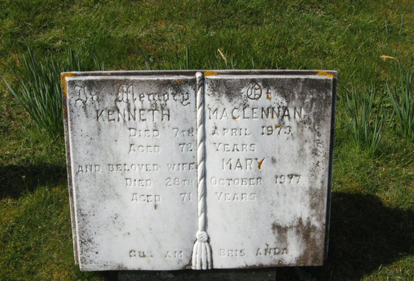 Photo of headstones/Kenneth MacLennan died 1973 MI Mellon Charles
